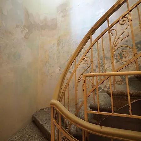 Chateau Leconte Apartment *