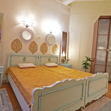 Chateau Leconte Apartment